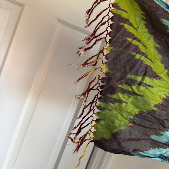 IKAT Silk Scarf. Vintage. Tassels. Blue, Purple, Brown, Yellow. - Picture 13 of 16